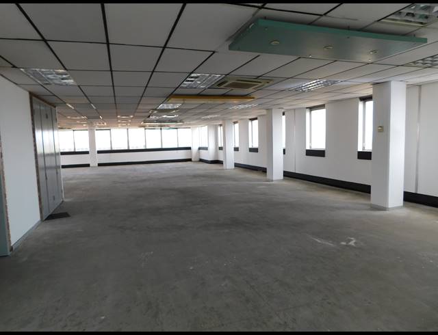 7,200M² OFFICE TO LET IN FERNDALE